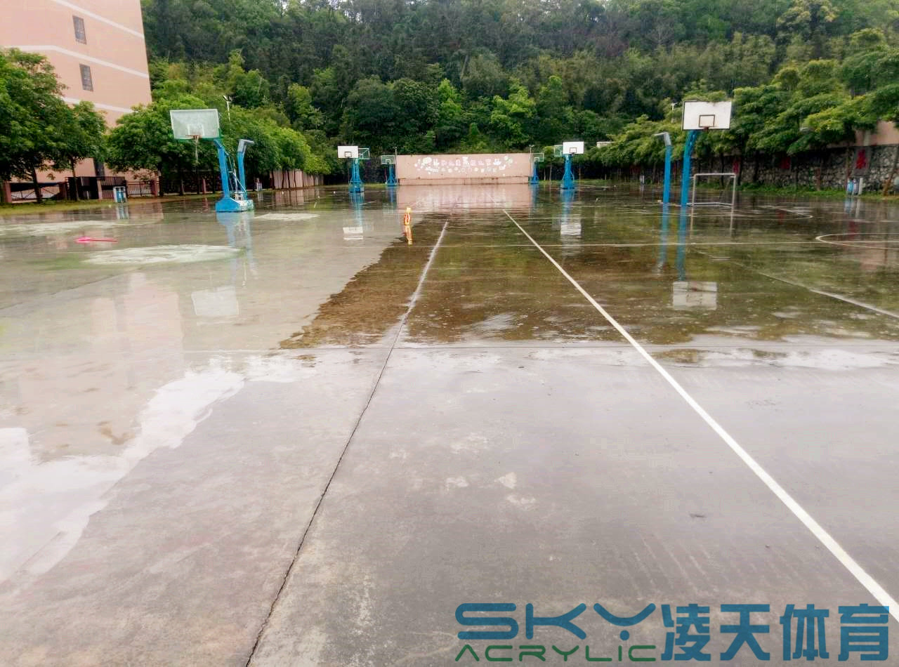 硅PU篮球场案例:广州市增城小楼中学5mm硅PU篮球